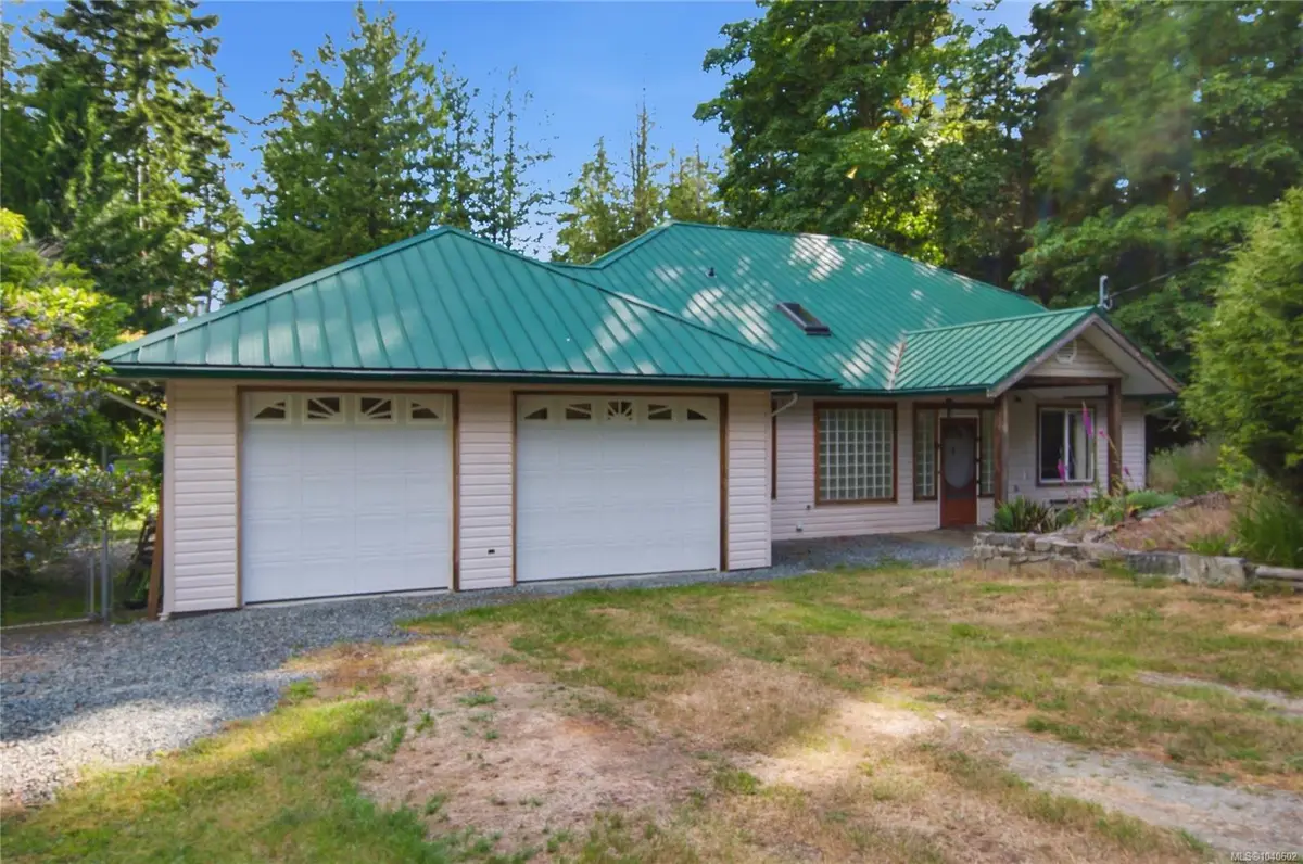 7905 Plumper Way, Pender Island BC V0N 2M2