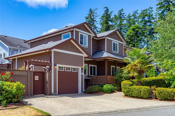 32 Stoneridge Dr, View Royal BC V9B 6M4 - 3 bed, 3.0 bath in View Royal