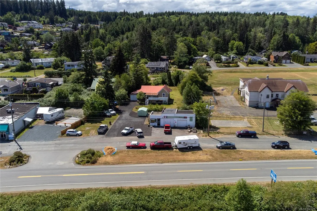 5545 Island Hwy S, Union Bay BC V0R 3B0