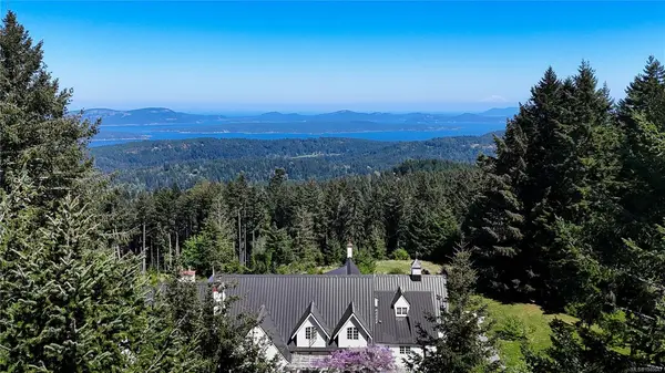377 Seymour Hts, Salt Spring BC V8K 2B6 - 7 bed, 8 bath property for sale in Salt Spring