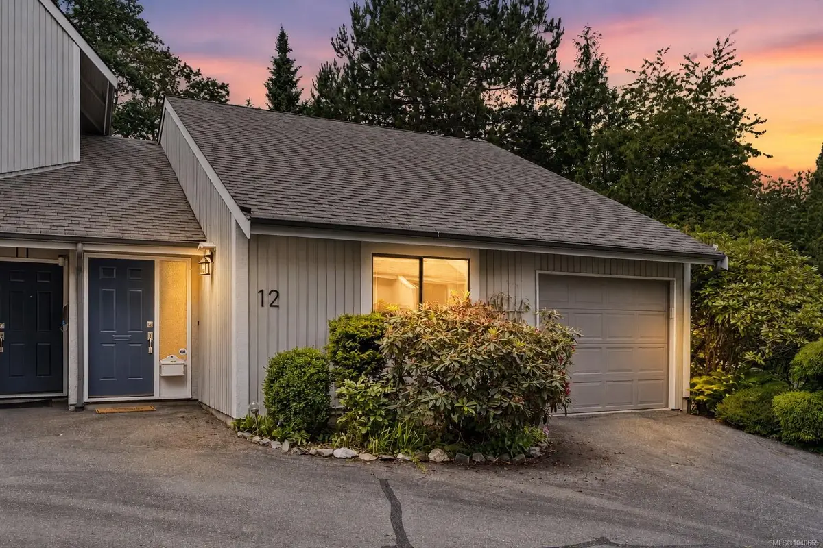 4041 Saanich Rd #12, Saanich BC V8X 1Z2