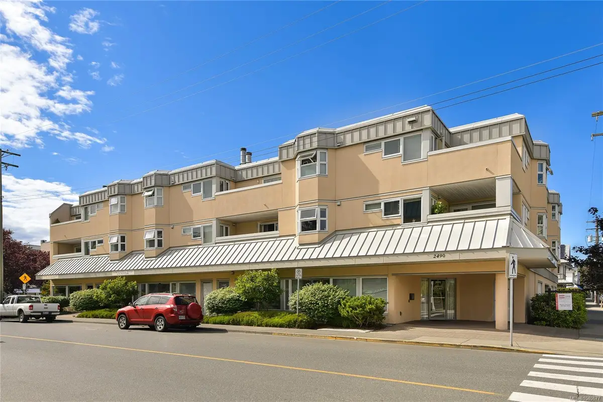 2490 Bevan Ave #301, Sidney BC V8L 5C6