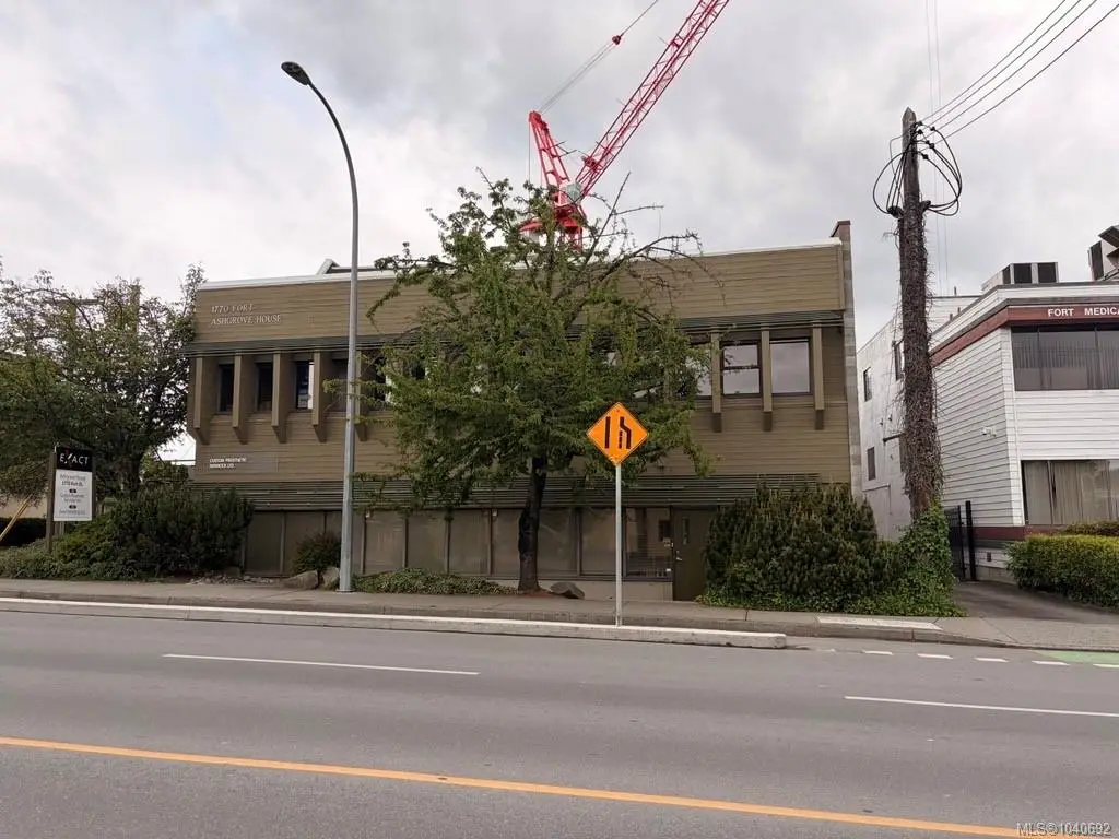 1770 Fort St #100, Victoria BC V8R 1J5