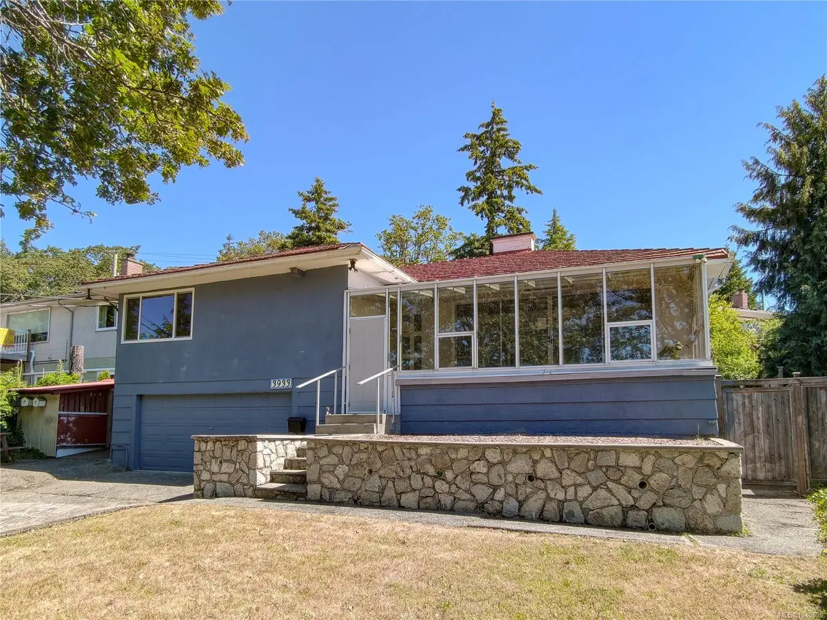 3933 Saanich Rd, Saanich BC V8X 1Y7