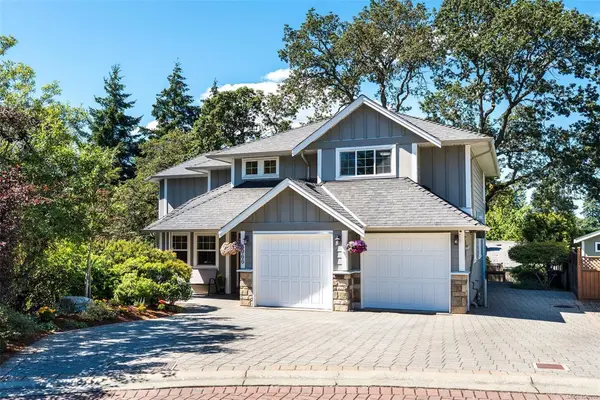 3966 Stan Wright Lane, Saanich BC V8P 0A1 - 4 bed, 4.0 bath in Saanich