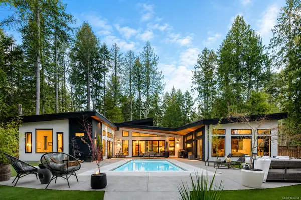 867 Bradley Dyne Rd, North Saanich BC V8L 5H1 - 5 bed, 6.0 bath in North Saanich