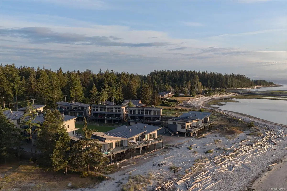 9022 Clarkson Ave #4, Black Creek BC V9J 1B2