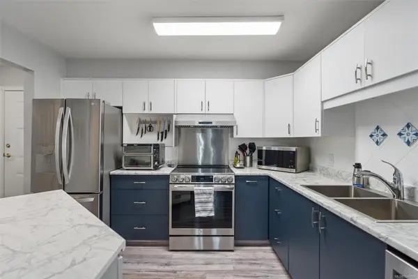 3931 Shelbourne St #102, Saanich BC V8P 4H9 - 2 bed, 2.0 bath in Saanich