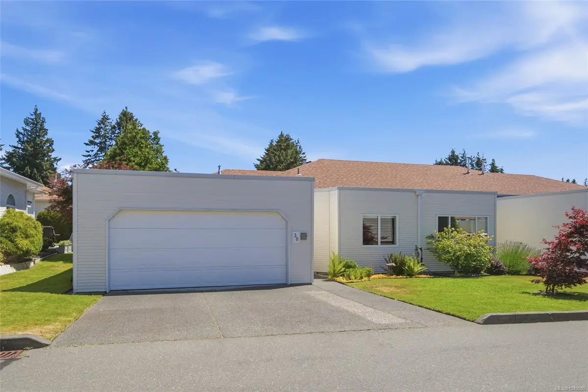 677 Bunting Pl #30, Comox BC V9M 3S1
