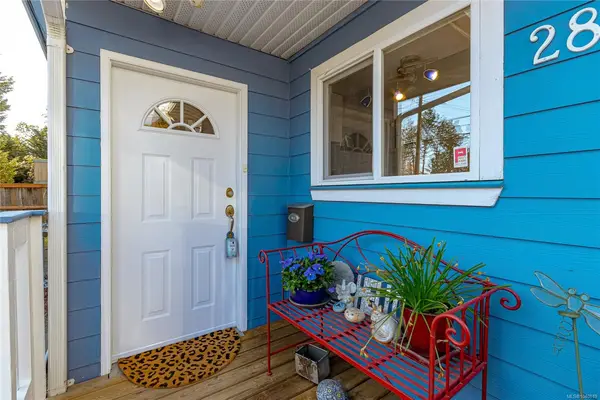 2834 Sooke Rd, Langford BC V9B 4J9 - 3 bed, 1.0 bath in Langford