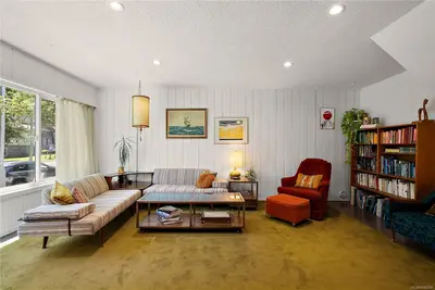 626 Constance Ave, Esquimalt BC V9A 6N7