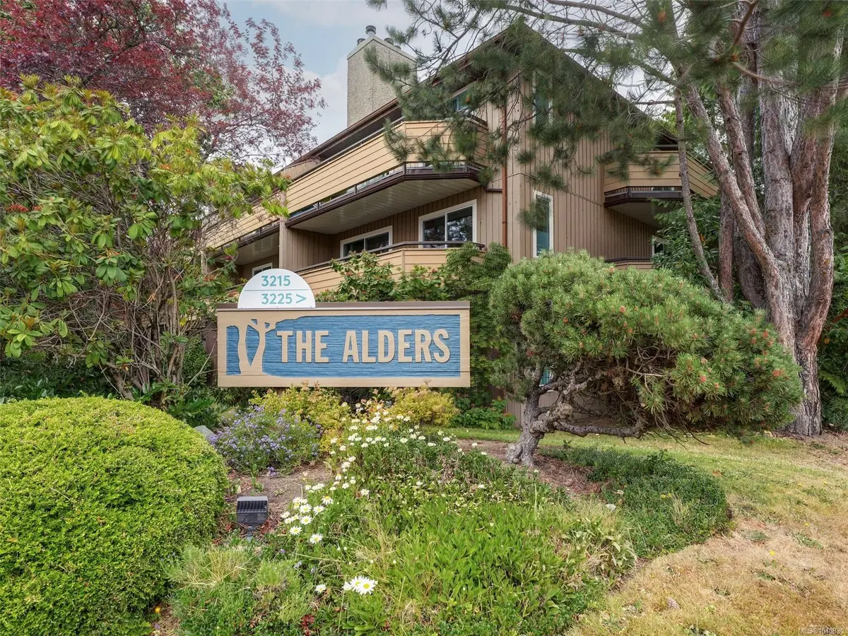 3215 Alder St #111, Saanich BC V8X 1P3