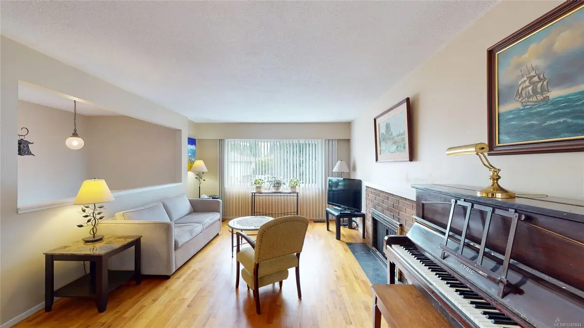 459 Carson Rd, Colwood BC V9C 2C4
