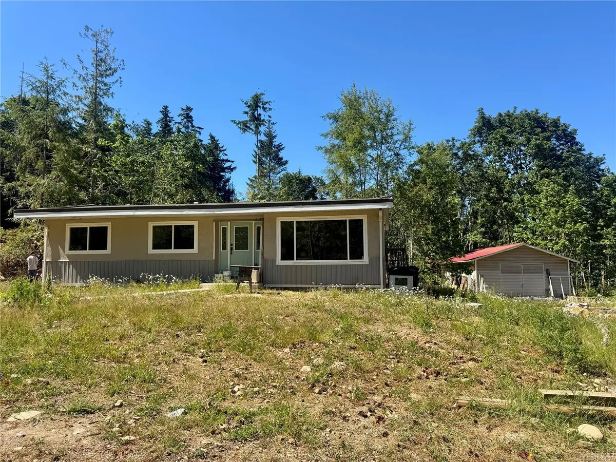 7390 COUGAR SMITH Rd, Fanny Bay BC V0R 1W0