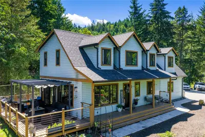 1691 Meadowood Way, Qualicum Beach BC V9K 2S3