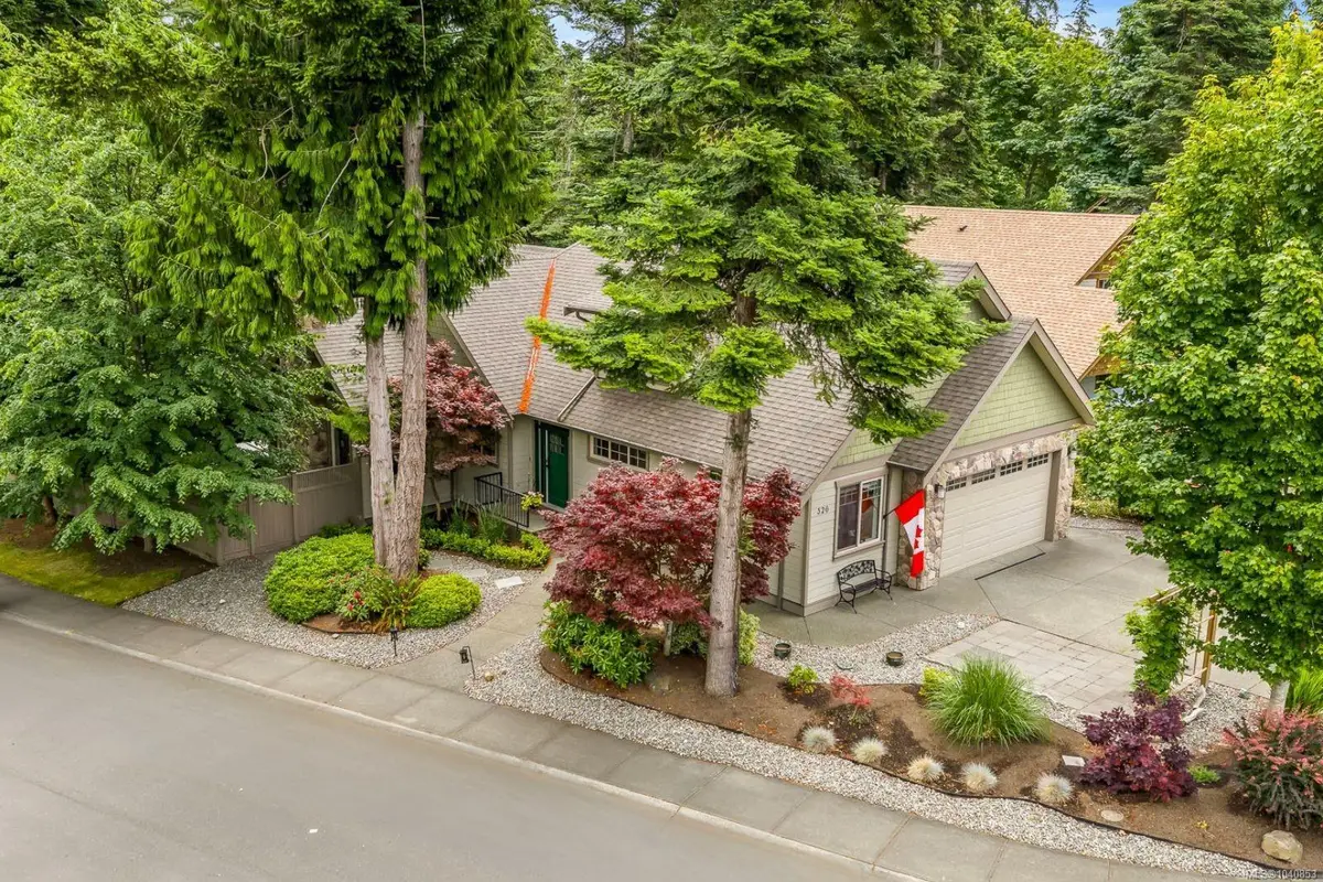 326 Forester Ave, Comox BC V9M 0B1