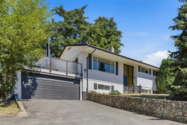 2358 Tanner Rd, Central Saanich BC V8Z 5P7 - 6 bed, 2 bath property for sale in Central Saanich