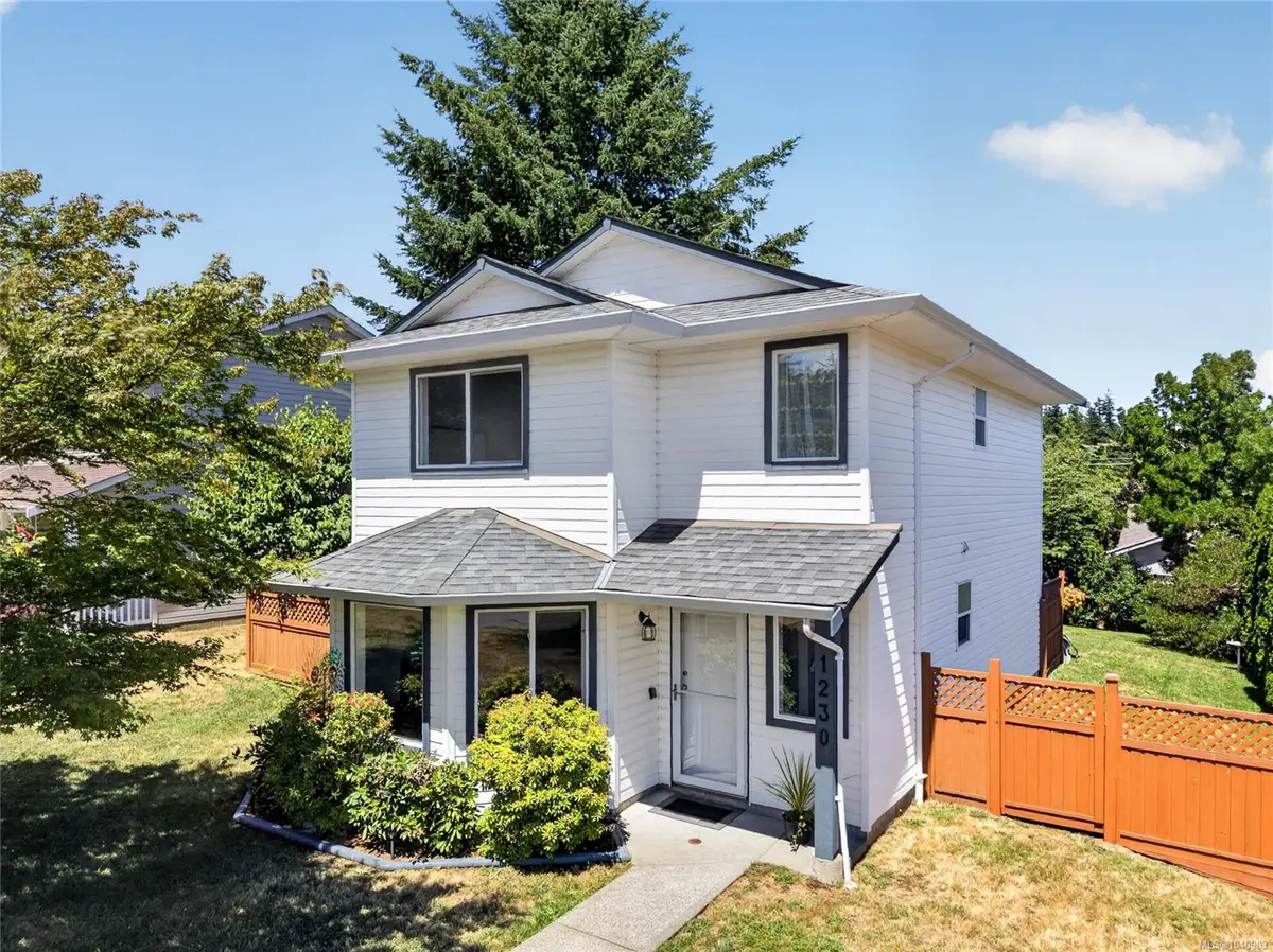 1230 Beckton Dr, Comox BC V9M 3R2