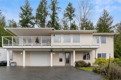 1763 Martini Way, Qualicum Beach BC V9K 2S3