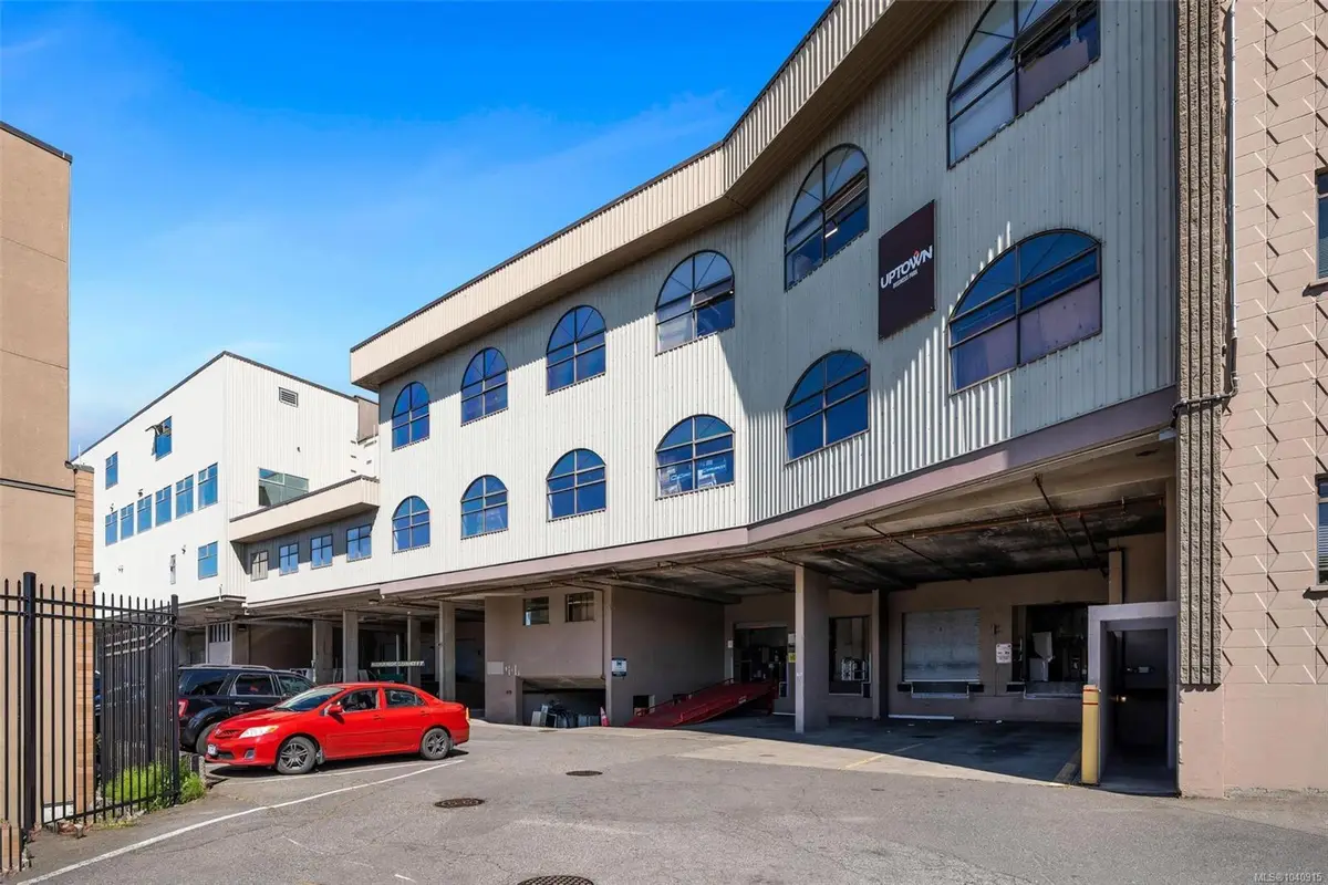 601 Boleskine Rd #4A&B, Saanich BC V8Z 1C5