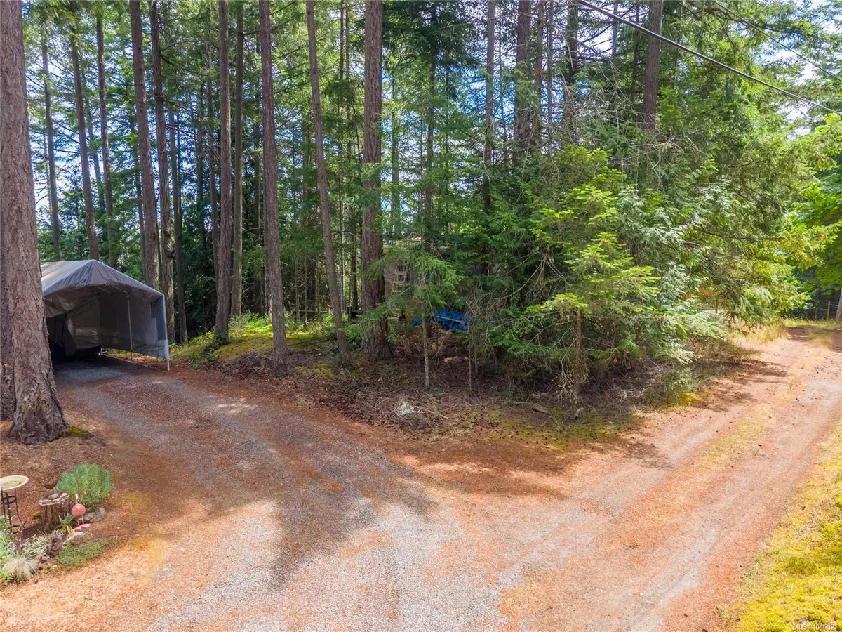 4611 Mate Rd, Pender Island BC V0N 2M0