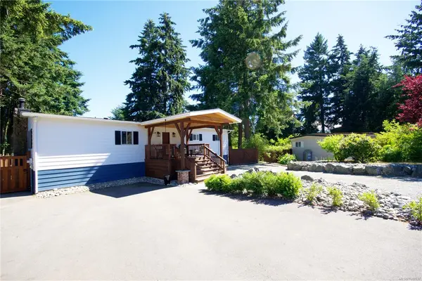2424 ARMSTRONG Cres, Nanoose Bay BC J9P 9J9 - 2 bed, 2.0 bath in Nanoose Bay