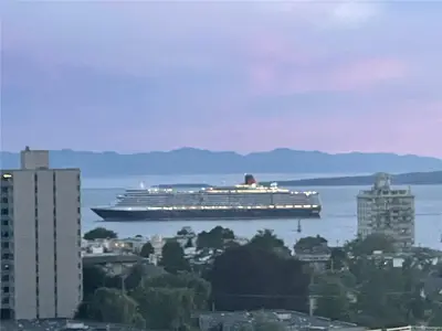647 Michigan St #1401, Victoria BC V8V 1S9