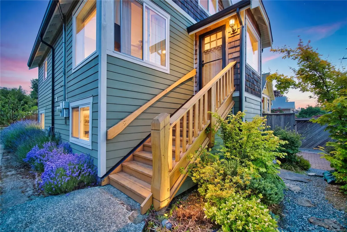 726 Haliburton St, Nanaimo BC V9R 4W7