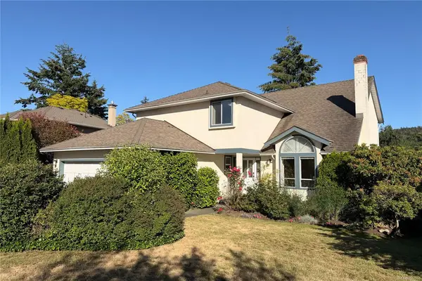 4767 Elliot Pl, Saanich BC V8Y 3E4 - 5 bed, 3 bath property for sale in Saanich