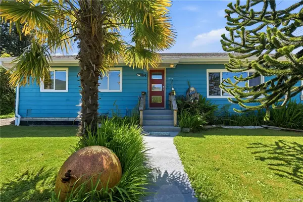 1784 Cypress Rd, Ucluelet BC V0R 3A0 - 4 bed, 2 bath property for sale in Ucluelet