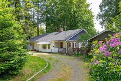 3056 Gibbins Rd, Duncan BC V9L 1E4