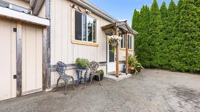 4931 Island Hwy N, Courtenay BC V9N 5Z2