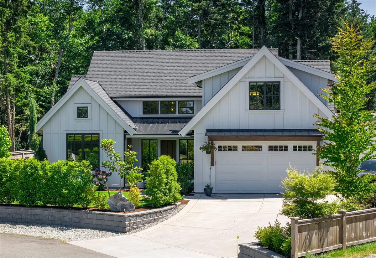 602 Belyea Rd, Qualicum Beach BC V9K 1H3