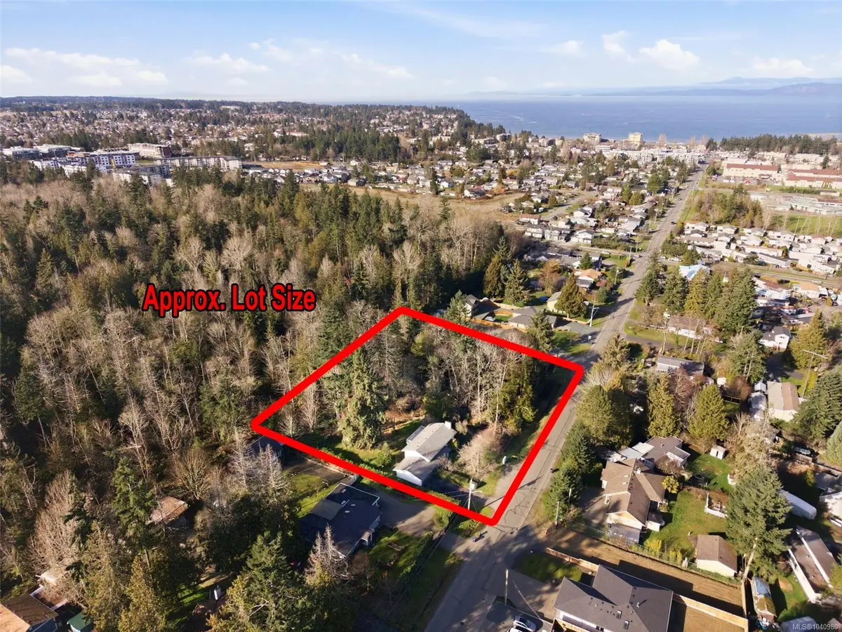 439 Craig St, Parksville BC V9P 1L2