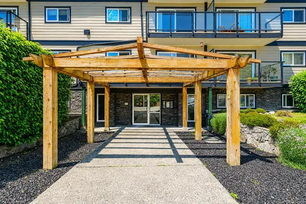218 Bayview Ave #310, Ladysmith BC V9G 1S8 - 2 bed, 1 bath property for sale in Ladysmith