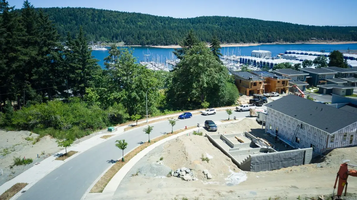 133 Marina View Dr, Ladysmith BC V9G 1K4