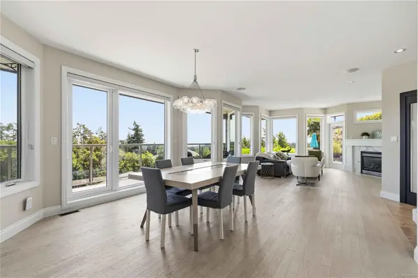 424 Pelican Dr, Colwood BC V9C 0A4 - 6 bed, 3.0 bath in Colwood
