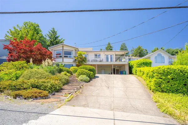 375 Cariboo Dr, Nanaimo BC V9R 6A4 - 4 bed, 3 bath property for sale in Nanaimo