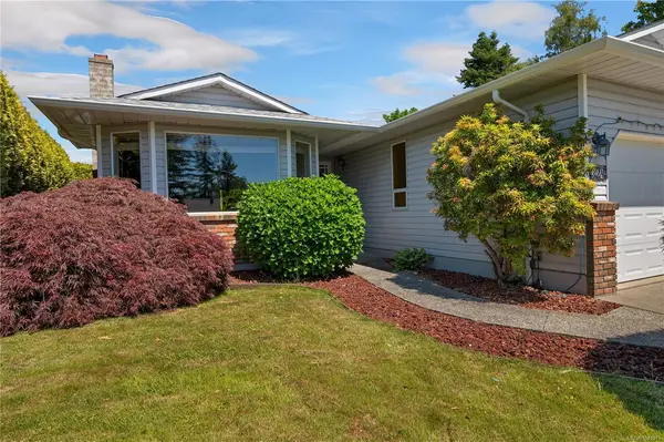 324 Parkway Dr, Campbell River BC V9W 1W7 - 3 bed, 2 bath property for sale in Campbell River