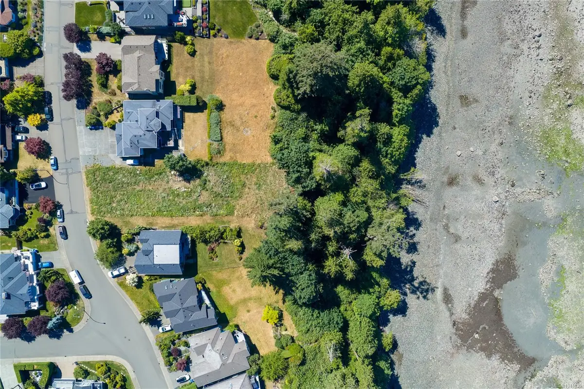 5402 Bayshore Dr, Nanaimo BC V9V 1G8