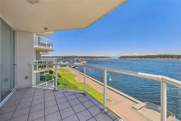 150 Promenade Dr #311, Nanaimo BC V9R 6M6 - 2 bed, 2 bath property for sale in Nanaimo