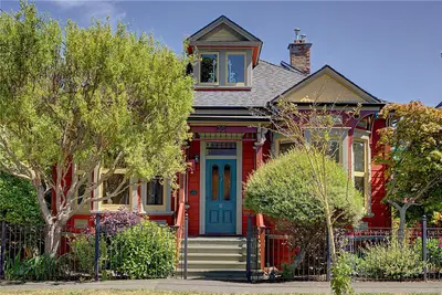 35 San Jose Ave W, Victoria BC V8W 2C1