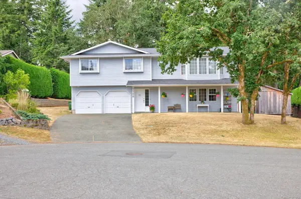1348 Oakwood Pl, Duncan BC V9L 5R3 - 4 bed, 3 bath property for sale in Duncan