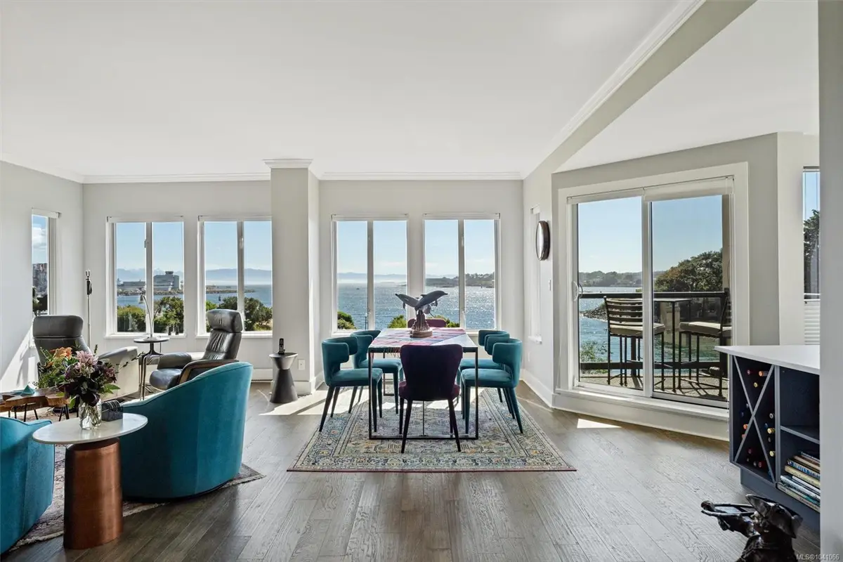 205 Kimta Rd #103, Victoria BC V9A 6T5