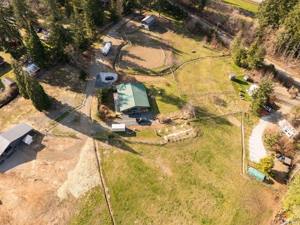 2121 Dzini Rd, Black Creek BC V9J 1H1