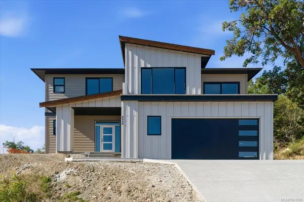 4949 Dixon Lane, Lantzville BC V0R 2H0 - 5 bed, 3 bath property for sale in Lantzville