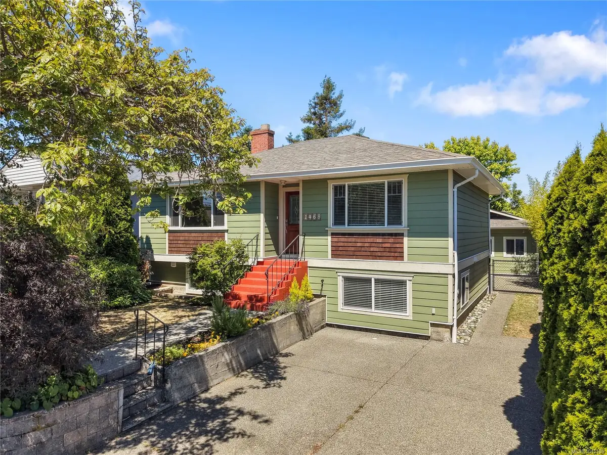 1468 Stroud Rd, Victoria BC V8T 2K9