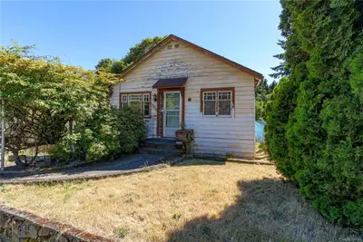 3982 Cedar Hill Cross Rd, Saanich BC V8P 2N7