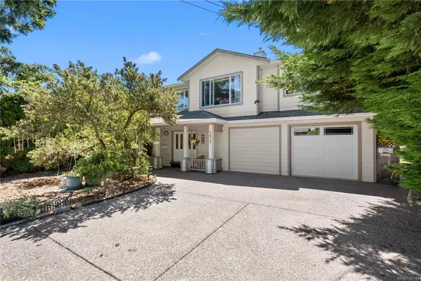 1615 Agnew Ave, Saanich BC V8N 6K6 - 6 bed, 5 bath property for sale in Saanich
