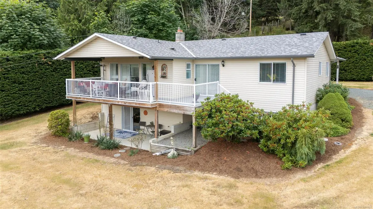 8148 Shasta Rd, Crofton BC V0R 1R0